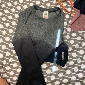 Fitted long sleeve